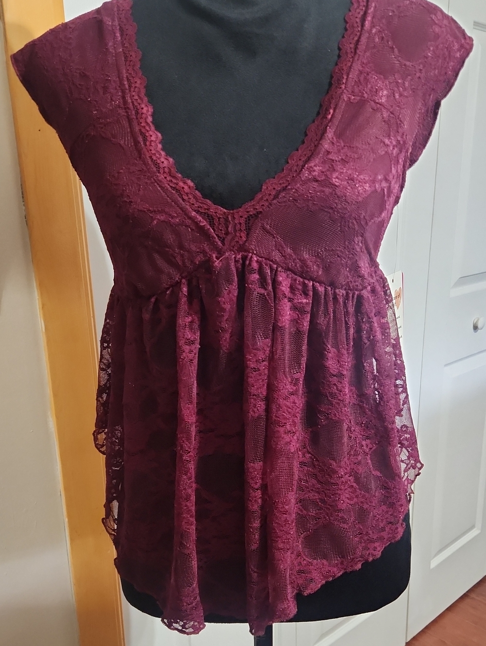 Burgandy Wine Lace V-Neck Peplum Camisole. New with tags